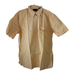 Brand New Career Club Men's Yellow Short Sleeve Shirt with Pocket